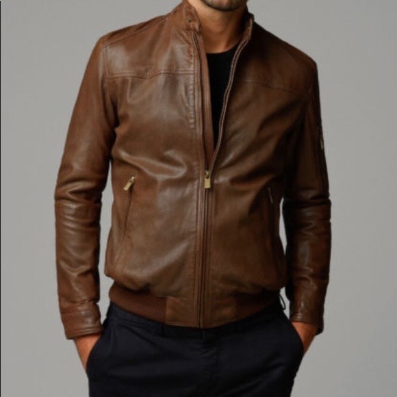 body fit of a leather jacket , how leather jacket should fit 